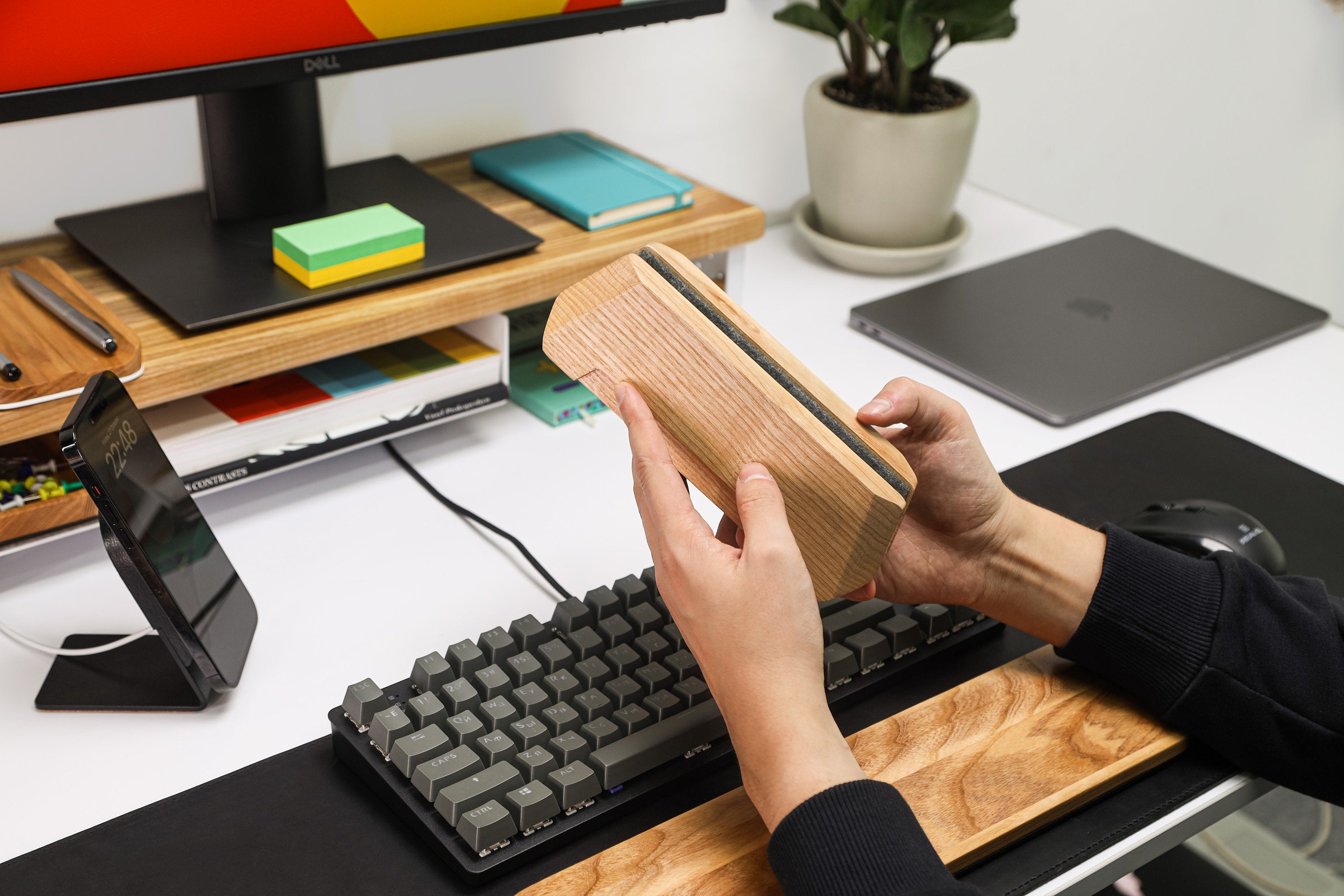 VE:ST⢠Vertical Laptop Stand