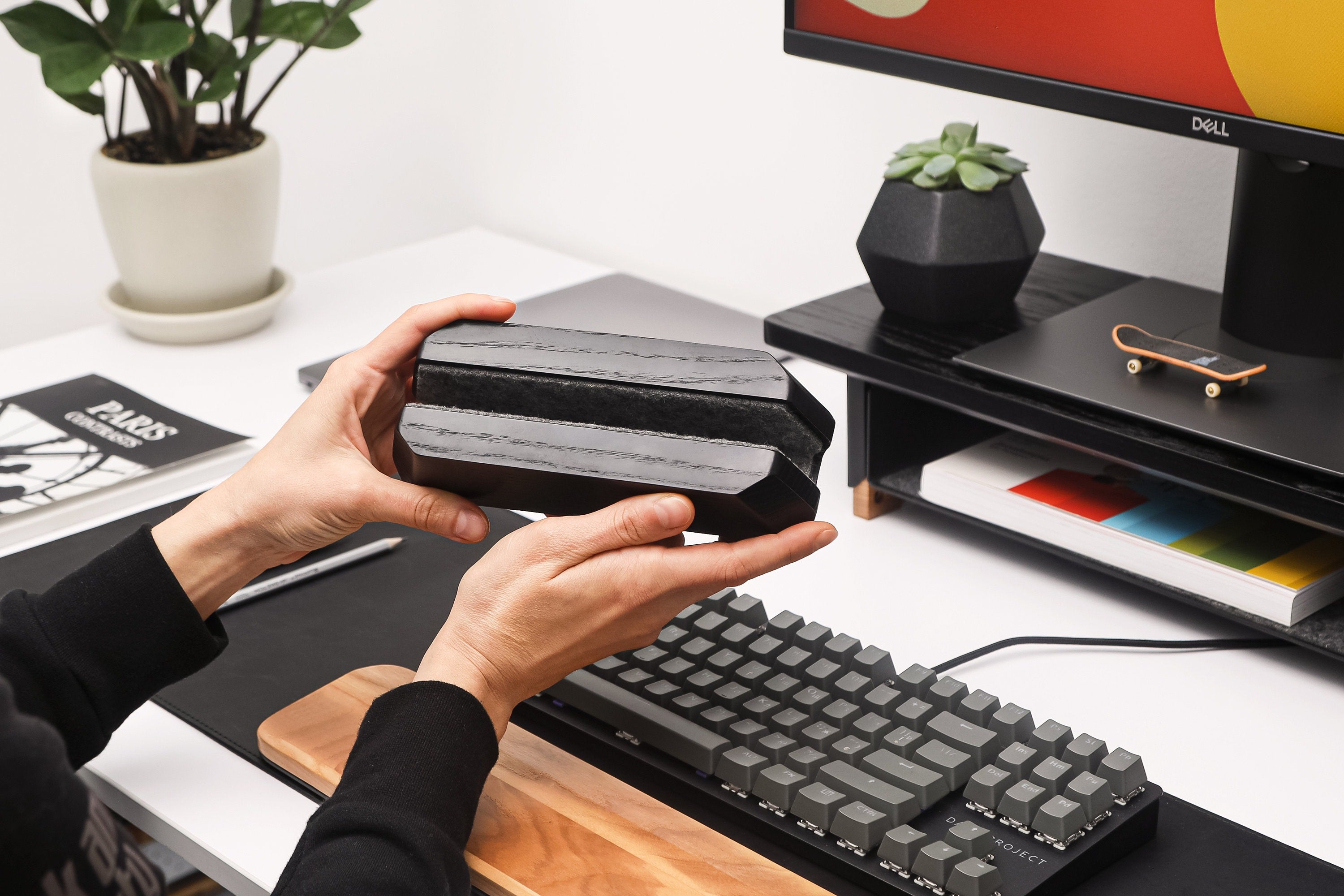 VE:ST⢠Vertical Laptop Stand